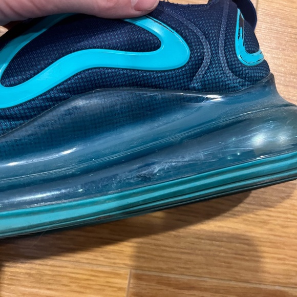 Nike Air Max 720 size 5y - Picture 7 of 9